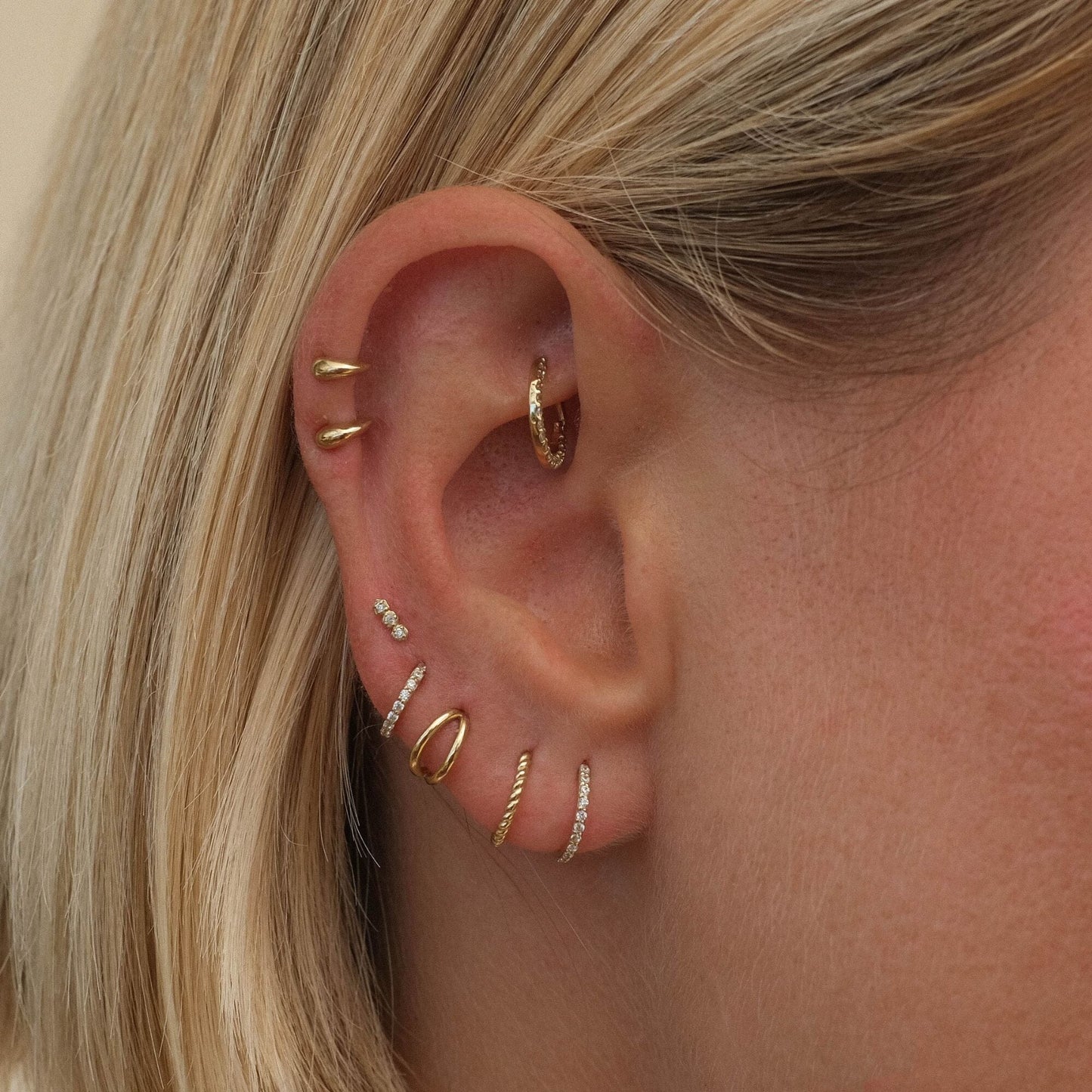 Isabella | Golden Twisted Earrings