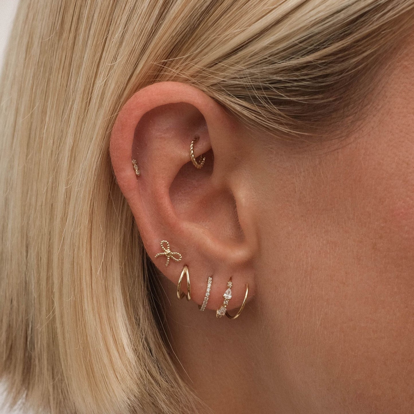 Clara - Twisted earrings for modern women