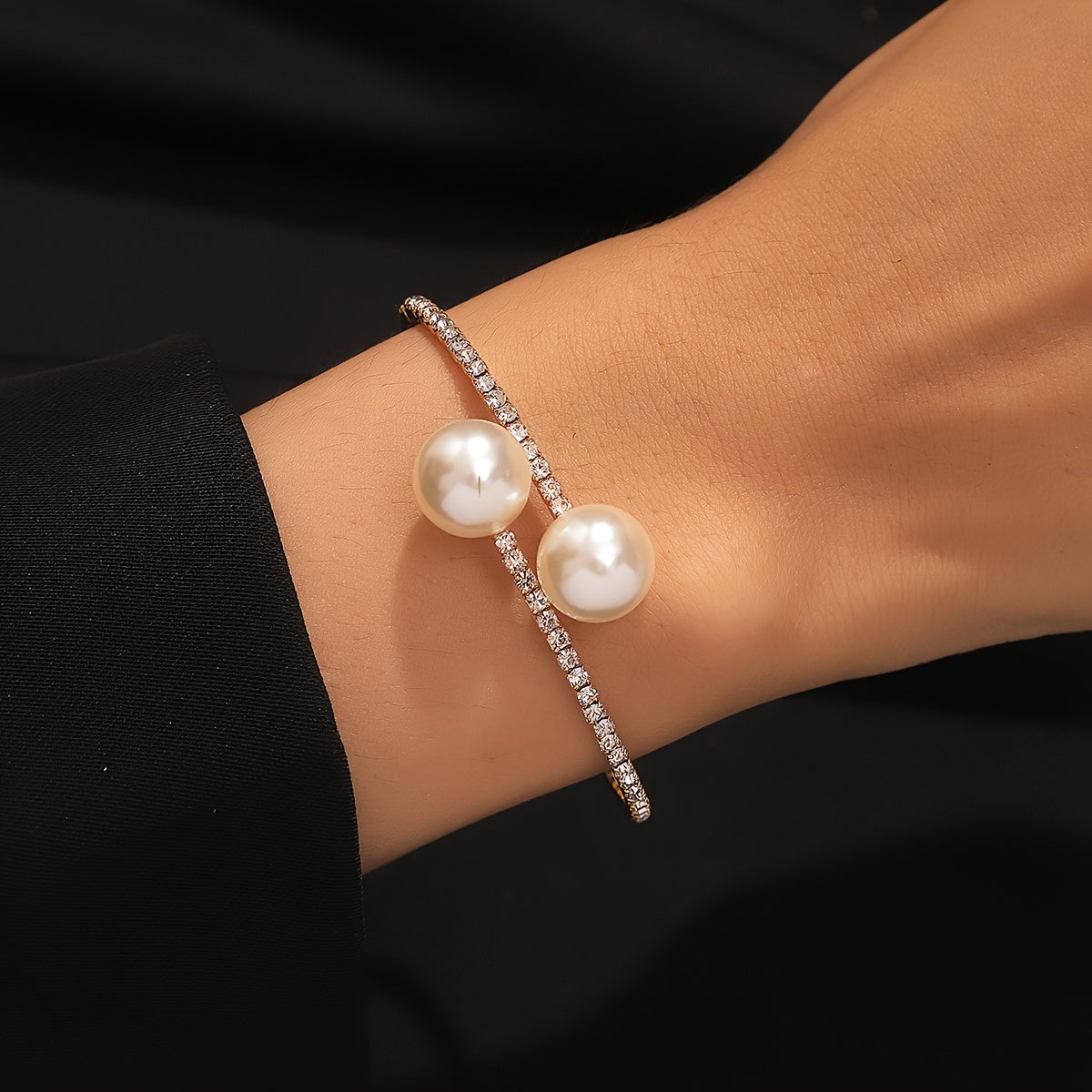 Ferelya | Women's Vintage Pearl Cuff Bracelet with Rhinestones | Gold