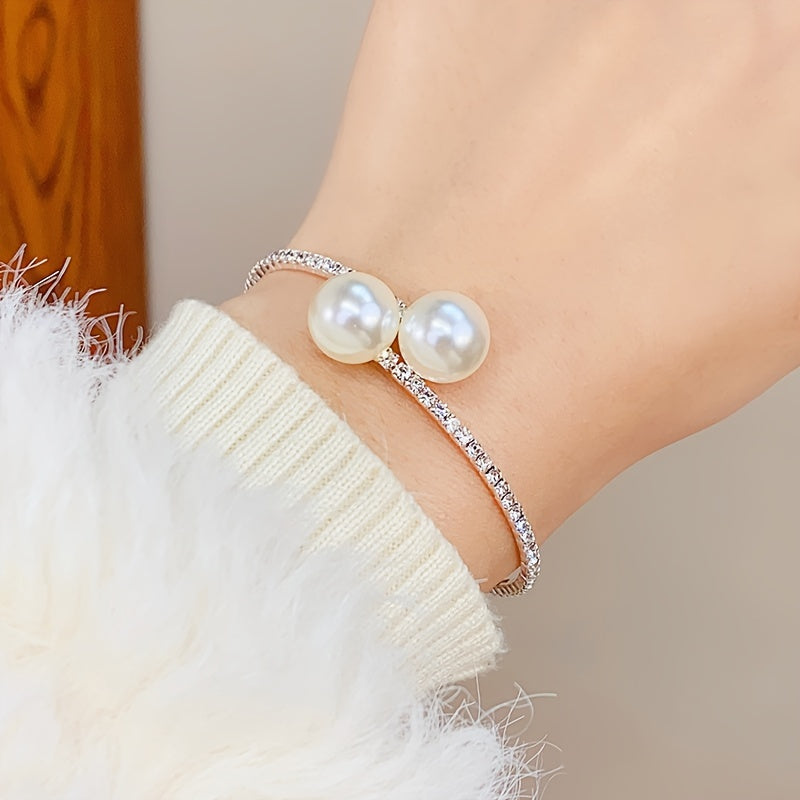 Ferelya | Women's Vintage Pearl Cuff Bracelet with Rhinestones | Gold