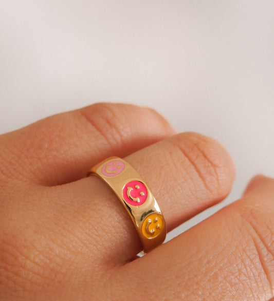Smiling Stylish | Ring Colorful | Playful