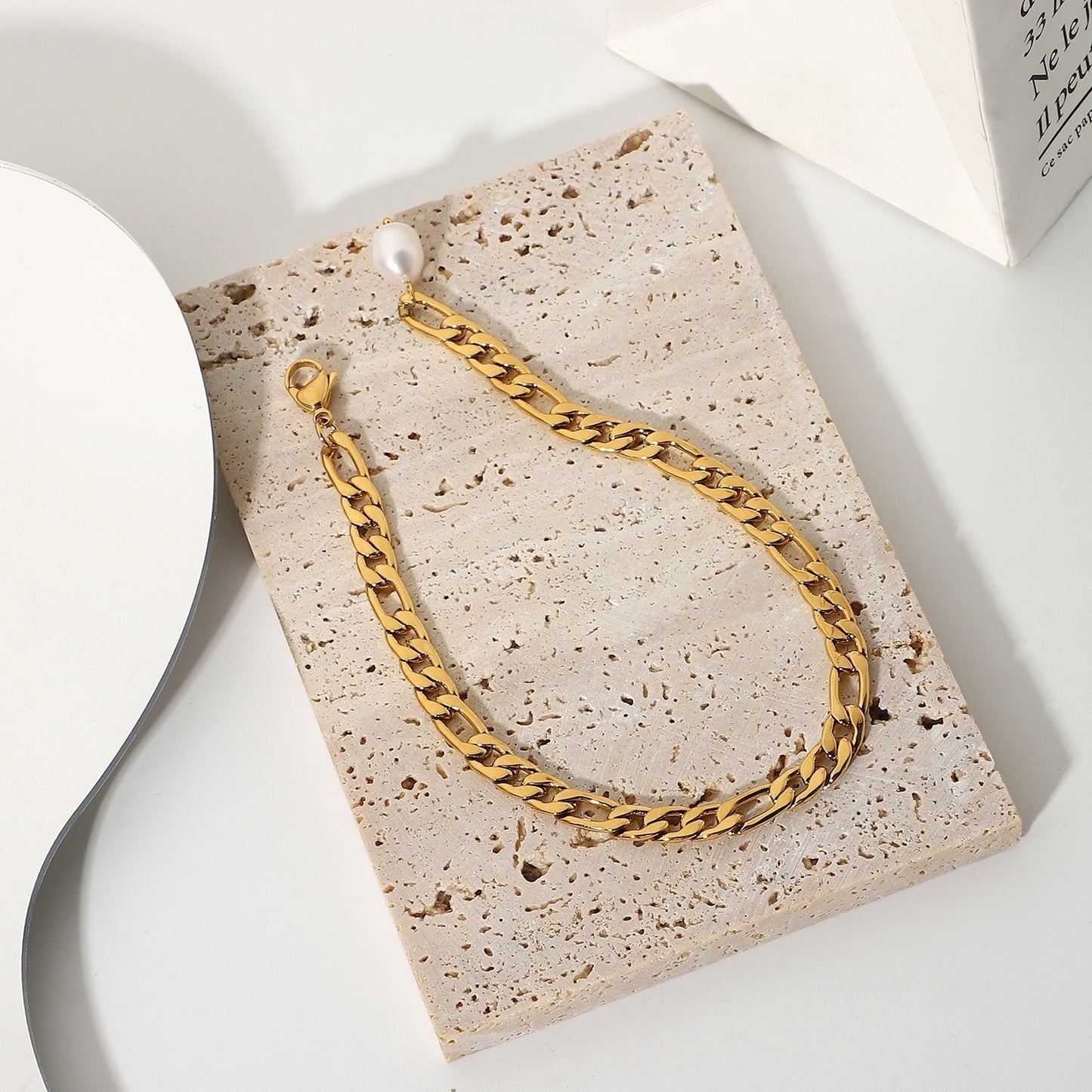 Lumea Luxe | Refined ankle bracelet | Stylishly versatile