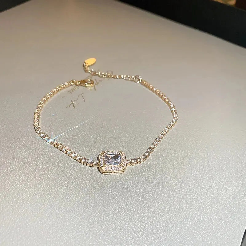 Celyra | Women's adjustable bracelet with square zirconia | Silver