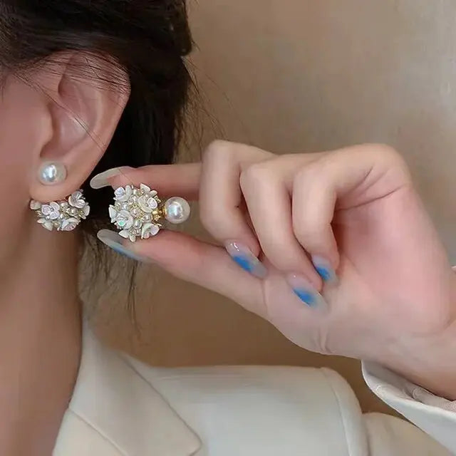 Elegant round flower bead earrings