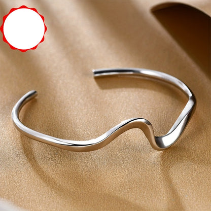 Meliora | Women's minimalist open bracelet | Silver