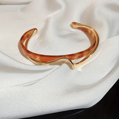 Alenya | Women's minimalist wavy bracelet | White