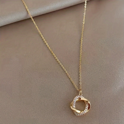 Elveria | Women's elegant pendant necklace with diamond look | Gold yellow
