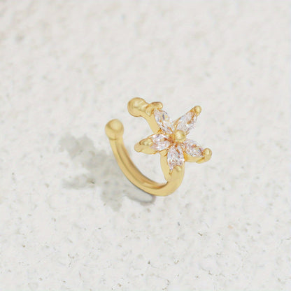 Selira | Women's delicate flower-shaped clip-on earring | Silver