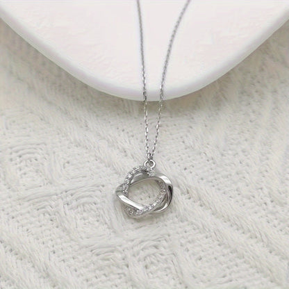 Elveria | Women's elegant pendant necklace with diamond look | Gold yellow