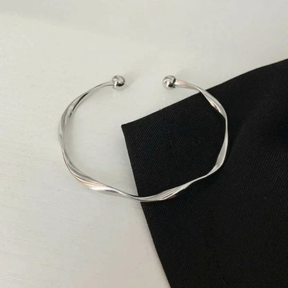 Lars - Twisted Cuff Bracelet