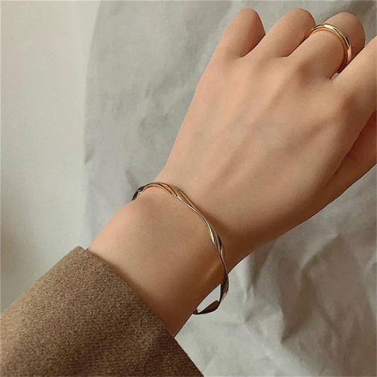 Lars - Twisted Cuff Bracelet