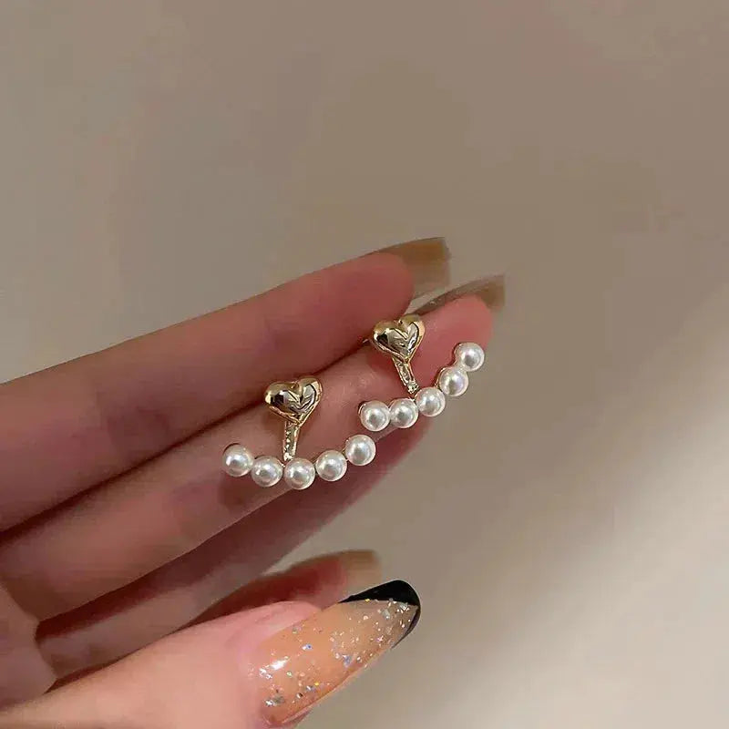 Pearl Heart Earrings in Gold