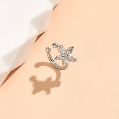 Selira | Women's delicate flower-shaped clip-on earring | Silver